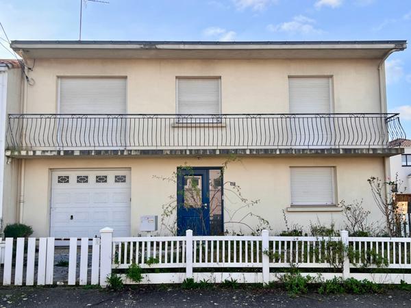 Maison  de 4 Chambres - Bourg sous la Roche