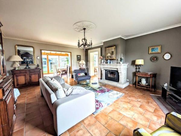 44420 - Proche commerces, maison T6 avec dépendances