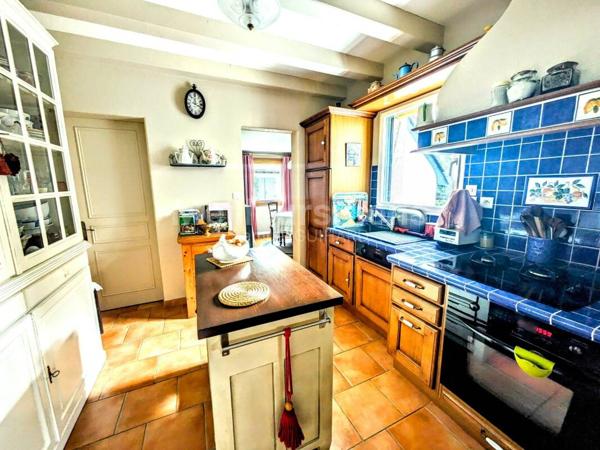 44420 - Proche commerces, maison T6 avec dépendances