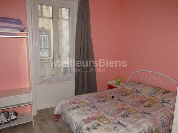 Appartement de 27m2, au 1er étage en centre ville dans petite copro.