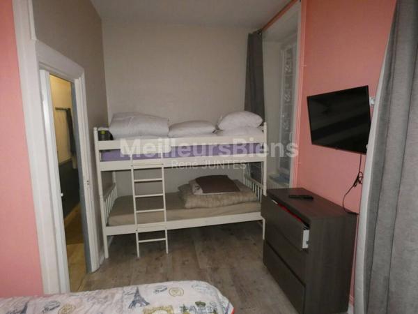 Appartement de 27m2, au 1er étage en centre ville dans petite copro.