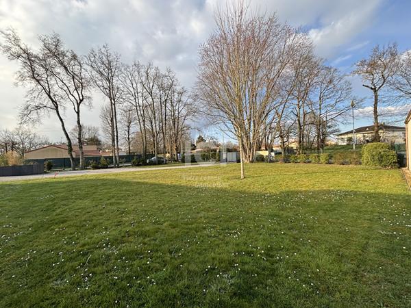 Terrain à Bâtir - 367 M²