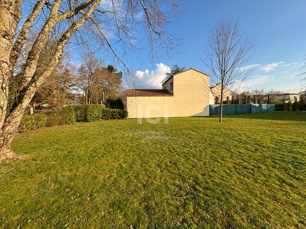 Terrain à Bâtir - 367 M²