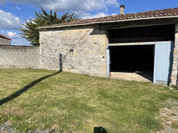 Charmante maison de village  Courant (17330)