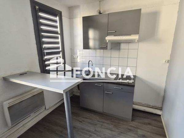 Location Studio 22.04 m² - 14 RUE DE L'HORLOGE Nimes 30000