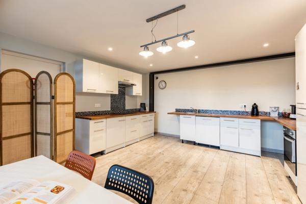 Gujan-Mestras – Local d’activité récent avec habitation indépendante