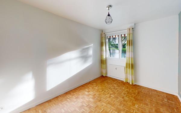 Appartement à vendre    3 pièces • 61,87 m2 Saint-Étienne