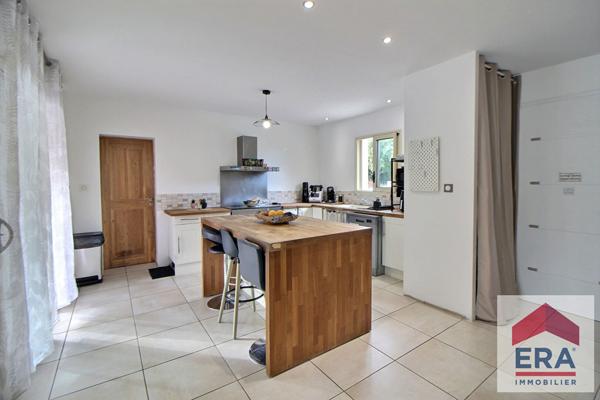 Maison Saint Montan 5 pièce(s) 130 m2