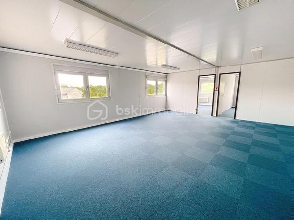 Local de stockage de 811 m²