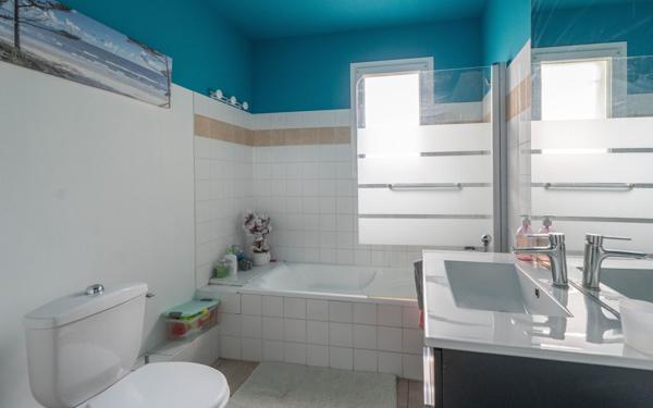 Maison à vendre    5 pièces •  Biscarrosse