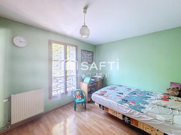 Maison individuelle de 92 m2 en impasse, 3 grandes chambres, garage.