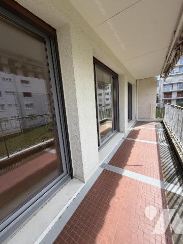 CENTRE-VILLE : APPARTEMENT 3 CHAMBRES AVEC BALCON - Garage et cave