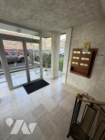 APPARTEMENT 3 CHAMBRES AVEC BALCON - Garage et cave