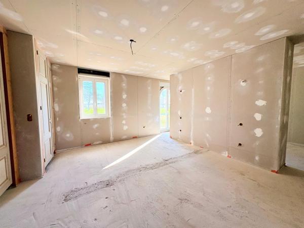 Propriété en pierre – 360 m² – 1,5 hectare – Oliviers – Projet d’exception à finaliser