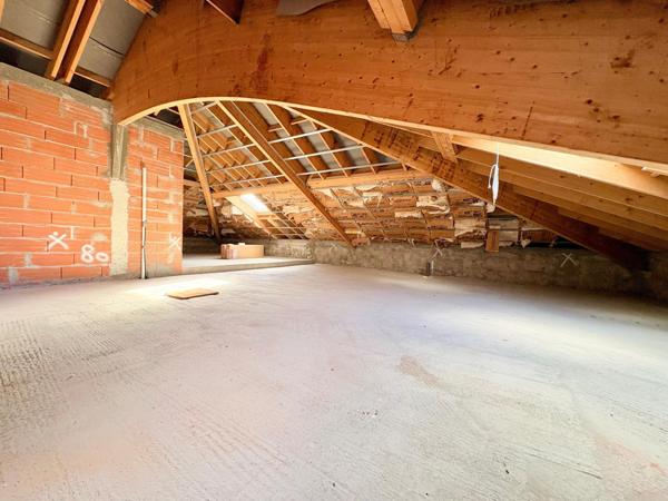 Propriété en pierre – 360 m² – 1,5 hectare – Oliviers – Projet d’exception à finaliser