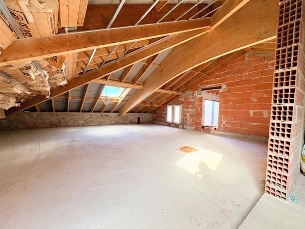 Propriété en pierre – 360 m² – 1,5 hectare – Oliviers – Projet d’exception à finaliser