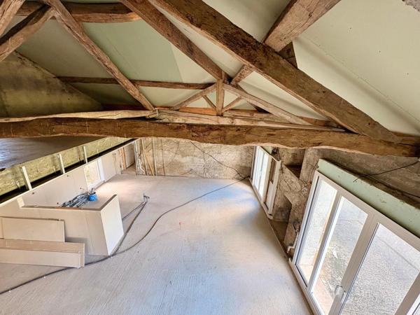 Propriété en pierre – 360 m² – 1,5 hectare – Oliviers – Projet d’exception à finaliser