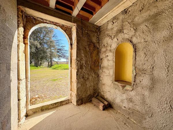 Propriété en pierre – 360 m² – 1,5 hectare – Oliviers – Projet d’exception à finaliser