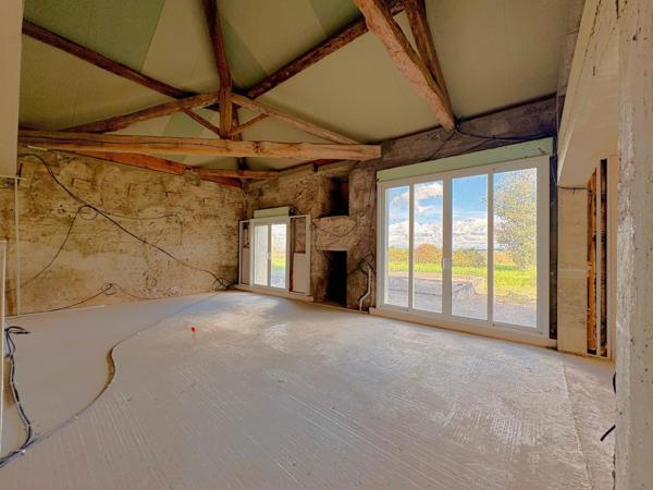 Propriété en pierre – 360 m² – 1,5 hectare – Oliviers – Projet d’exception à finaliser