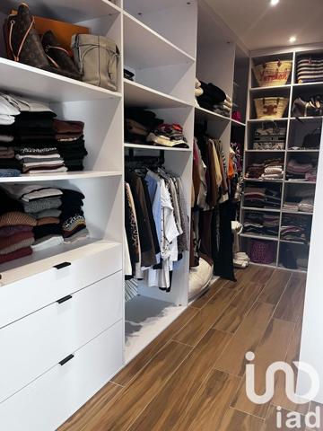 Maison 12 pièces de 226 m² à Izernore (01580)