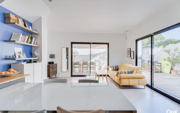 Maison à vendre    5 pièces •  Marseille 8