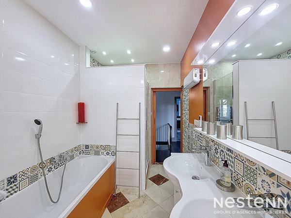 A Vendre 2 Maisons en pierre de caractère avec jardin et piscine au centre de Lectoure.