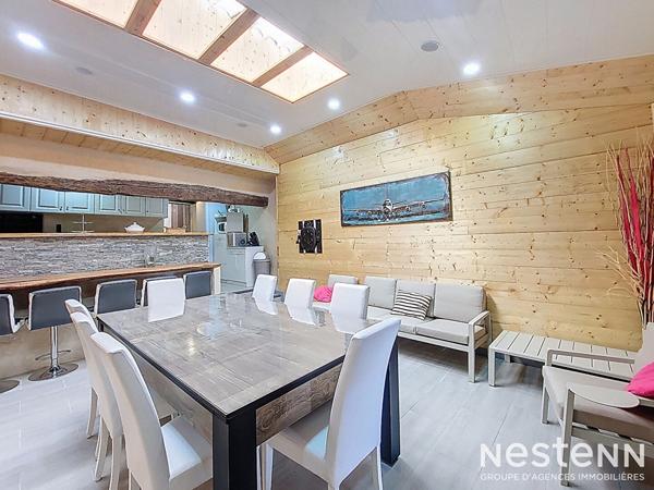 A Vendre 2 Maisons en pierre de caractère avec jardin et piscine au centre de Lectoure.