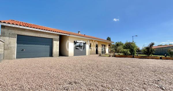 Villa de type 5 de 2016 de 113 m2, garage, dépednances, jardin.