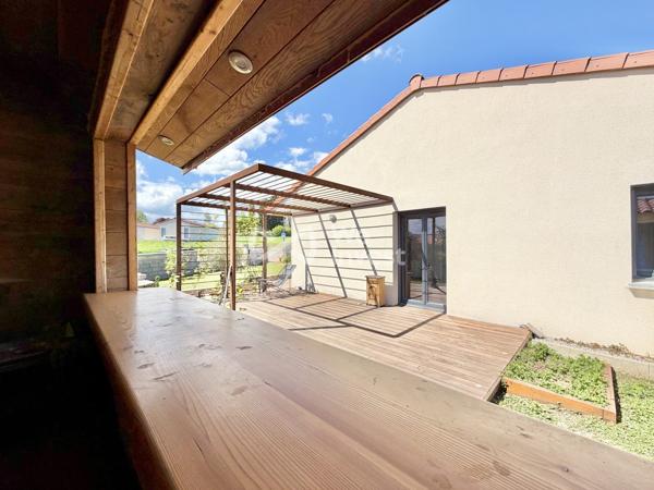 Villa de type 5 de 2016 de 113 m2, garage, dépednances, jardin.