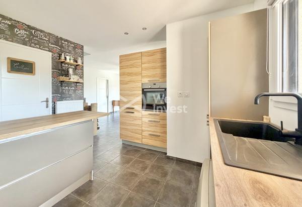 Villa de type 5 de 2016 de 113 m2, garage, dépednances, jardin.