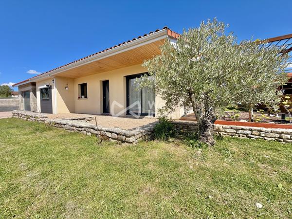 Villa de type 5 de 2016 de 113 m2, garage, dépednances, jardin.