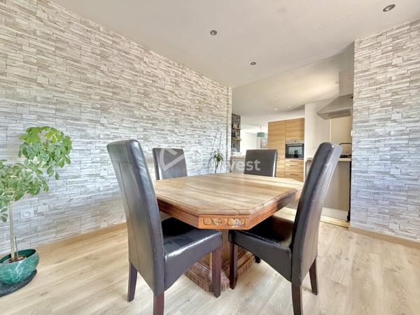 Villa de type 5 de 2016 de 113 m2, garage, dépednances, jardin.