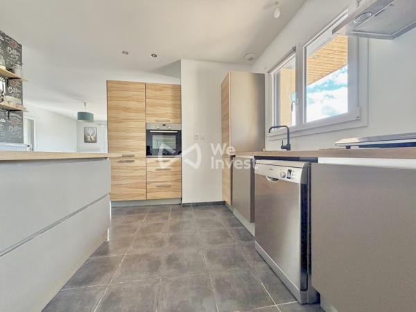 Villa de type 5 de 2016 de 113 m2, garage, dépednances, jardin.