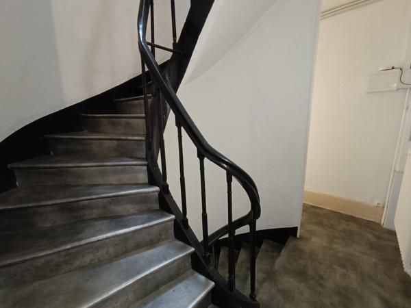 immeuble de 300m² proche des termes