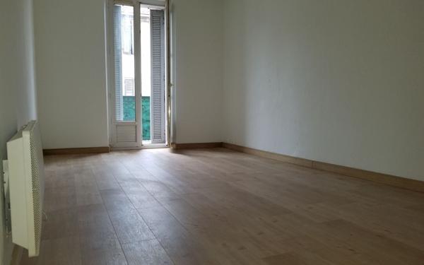 Appartement à louer    2 pièces •  Marignane