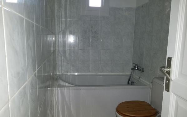 Appartement à louer    2 pièces •  Marignane