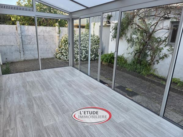 STE PAZANNE BOURG : maison de plain pied avec dépendances, sur 553 m² de terrain !