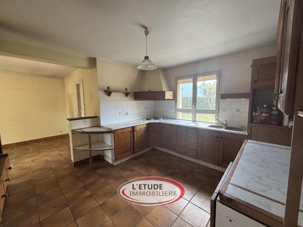 Dans le cadre privilégié du Housseau, venez découvrir cette maison avec une vie de plain-pied.