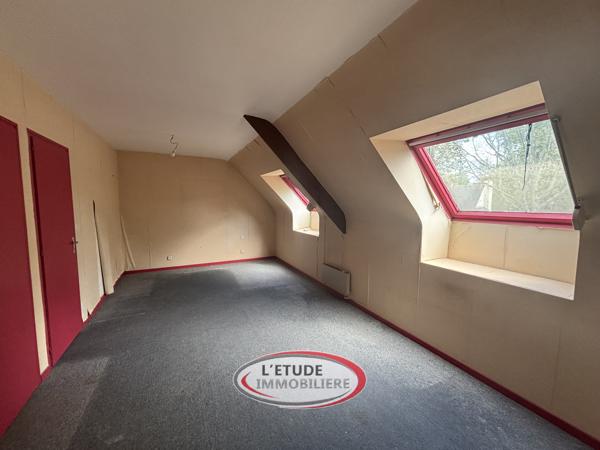 Dans le cadre privilégié du Housseau, venez découvrir cette maison avec une vie de plain-pied.