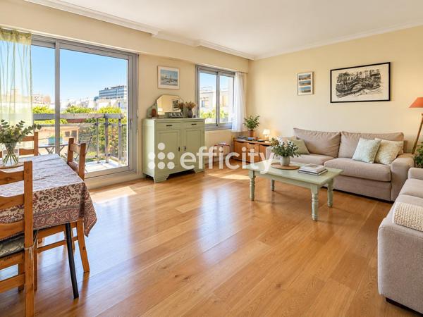 Appartement
         2 pièces
        - 65 m² 615 000 € *