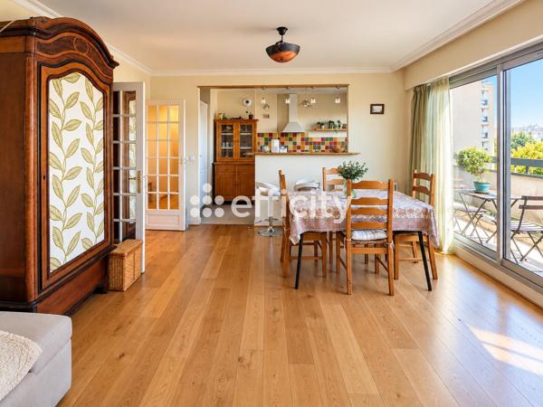 Appartement
         2 pièces
        - 65 m² 615 000 € *