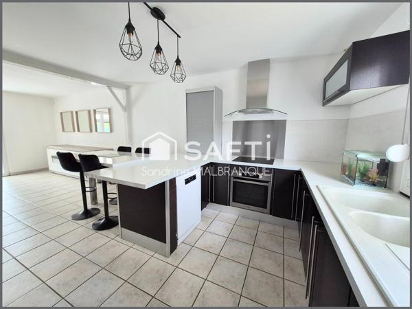 Maison individuelle 140 m2,3 chambres, véranda, garage et jardin clos