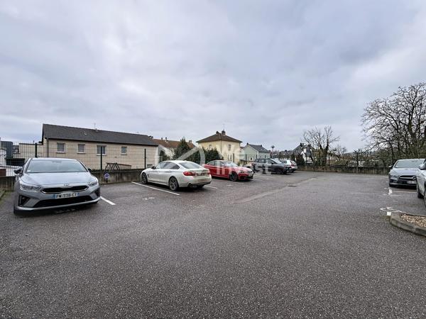 À Hettange-Grande appartement meublé déjà loué avec parking et cave privatifs : un investissement rentable dès l’acquisition.