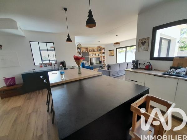 Maison à vendre 5 pièces 117 m² Léognan