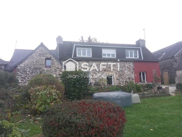 PLEYBEN (29190) ; Maisons de type longère à 5 minutes du centre bourg.