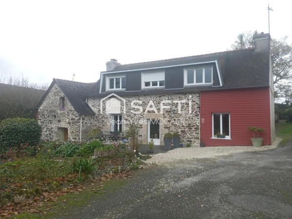 PLEYBEN (29190) ; Maisons de type longère à 5 minutes du centre bourg.