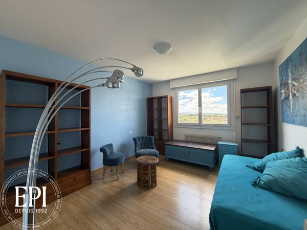 Centre-ville de Carcassonne – Superbe T3 de 93m² lumineux avec ascenseur, cave et vue exceptionnelle !
