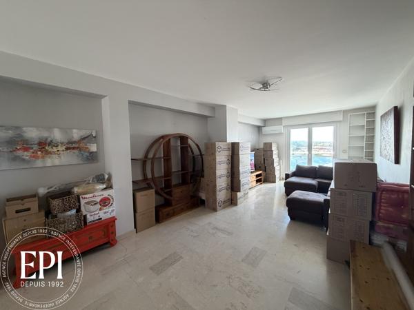 Centre-ville de Carcassonne – Superbe T3 de 93m² lumineux avec ascenseur, cave et vue exceptionnelle !