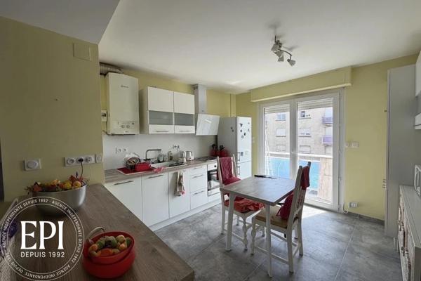 Centre-ville de Carcassonne – Superbe T3 de 93m² lumineux avec ascenseur, cave et vue exceptionnelle !