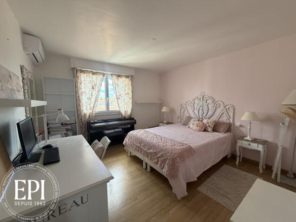 Centre-ville de Carcassonne – Superbe T3 de 93m² lumineux avec ascenseur, cave et vue exceptionnelle !